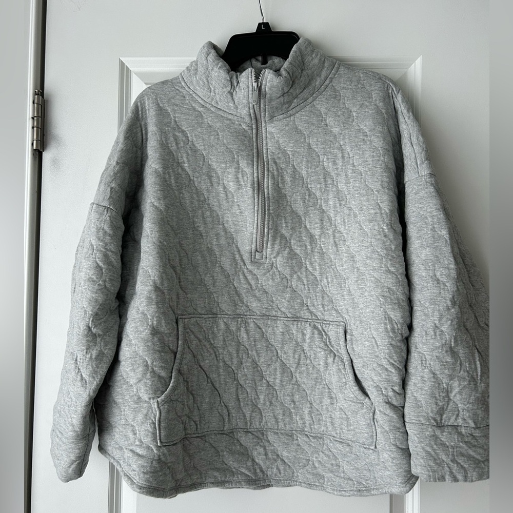 GAP quilted pullover